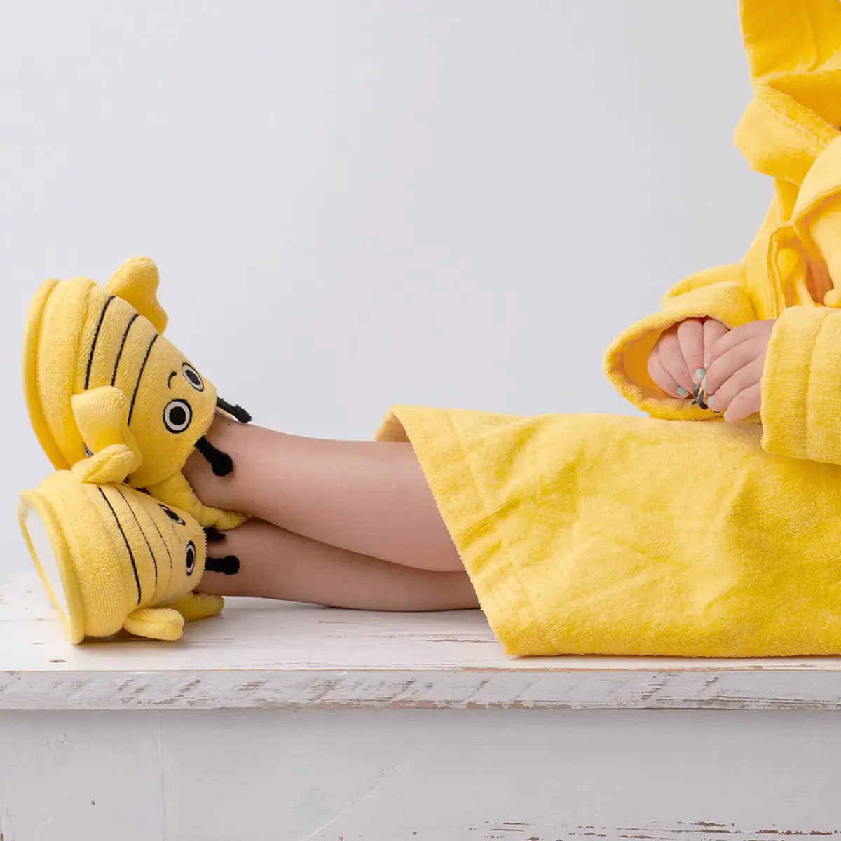 Milk&Moo™ Buzzy Bee Toddler Slippers – Cozy Indoor Shoes for Kids