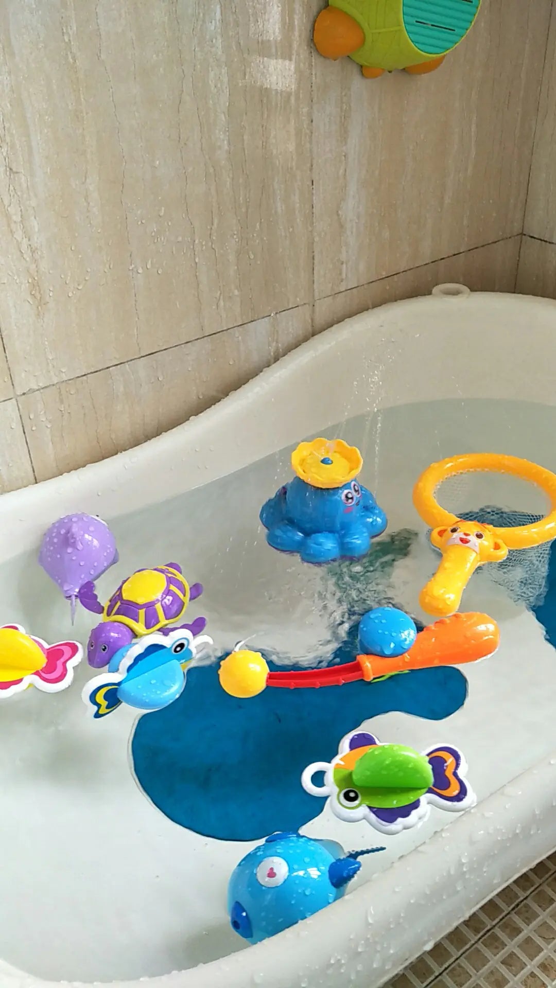 Ocean Friends Bath Toy – Spray & Splash Electric Fun
