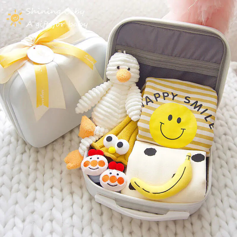 Newborn Gift Box – 14-Piece Baby Essentials & Keepsake Set 🎁